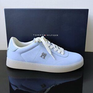 Tommy Hilfiger Women's Renaud Faux Leather Sneaker in Beautiful Medium Blue